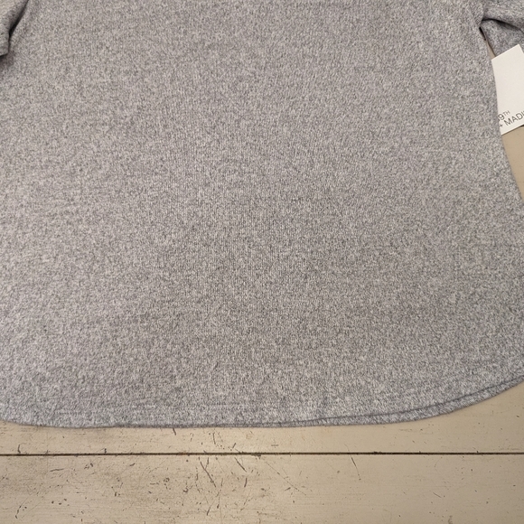 89th + Madison gray & silver cold shoulder sweater extra large XL NWT - Picture 8 of 13